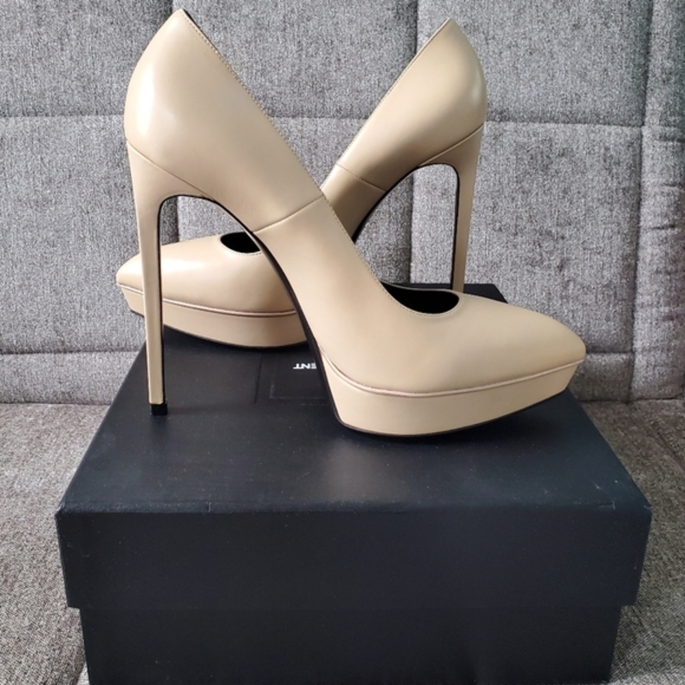 Saint Laurent | Janis Platform Pumps Nude Powder Size 41